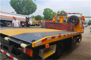 江阳区附近拖车电话号码服务