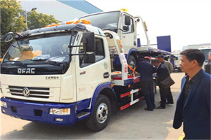 江阳区汽车道路救援拖车价格